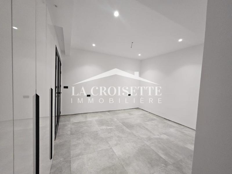 Triplex S+5 avec piscine à Gammarth